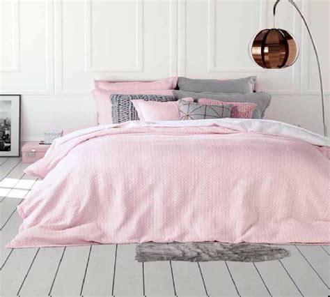 housse de couette motif Chanel